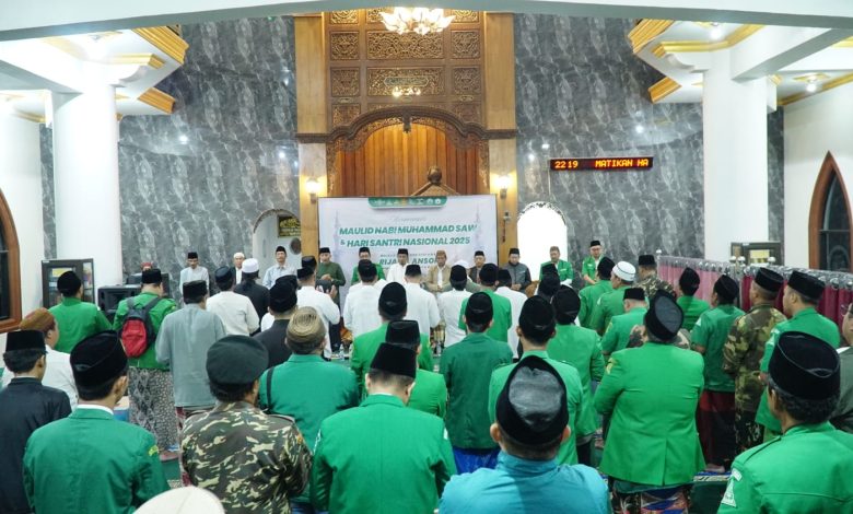 Peringati Maulid Nabi dan Hari Santri, Rijalul Ansor Kota Batu Gelar Dzikir dan Sholawat di Masjid Tertua 1 df