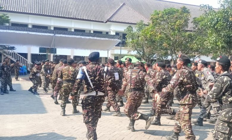 Jaga Marwah dan Tradisi Santri, Ribuan Anggota Banser Kabupaten Malang Gelar Kemah Bakti di Ponpes Al-Munawwariyah 1 bbb